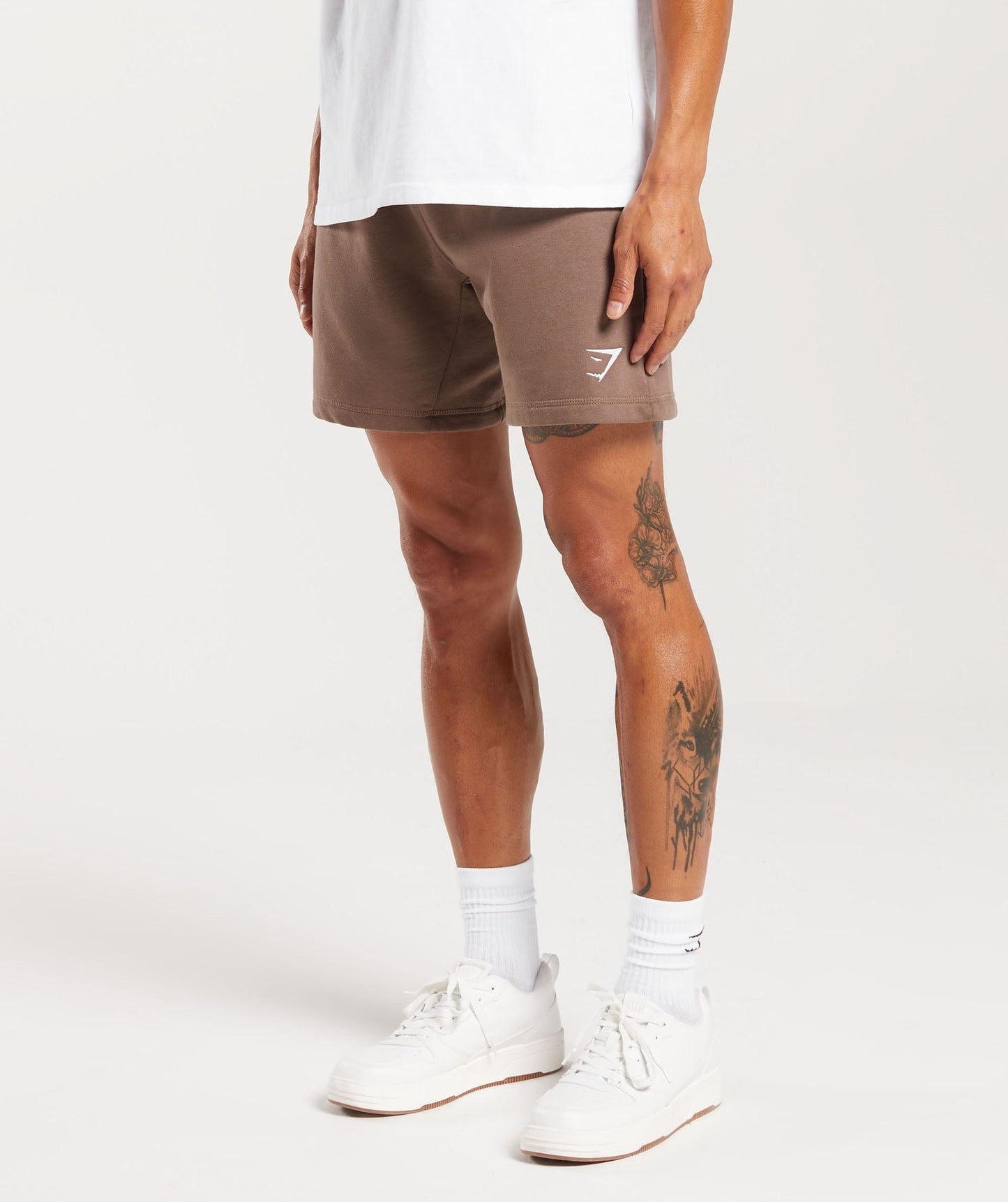 Gymshark Crest 7" Shorts - Truffle Brown
