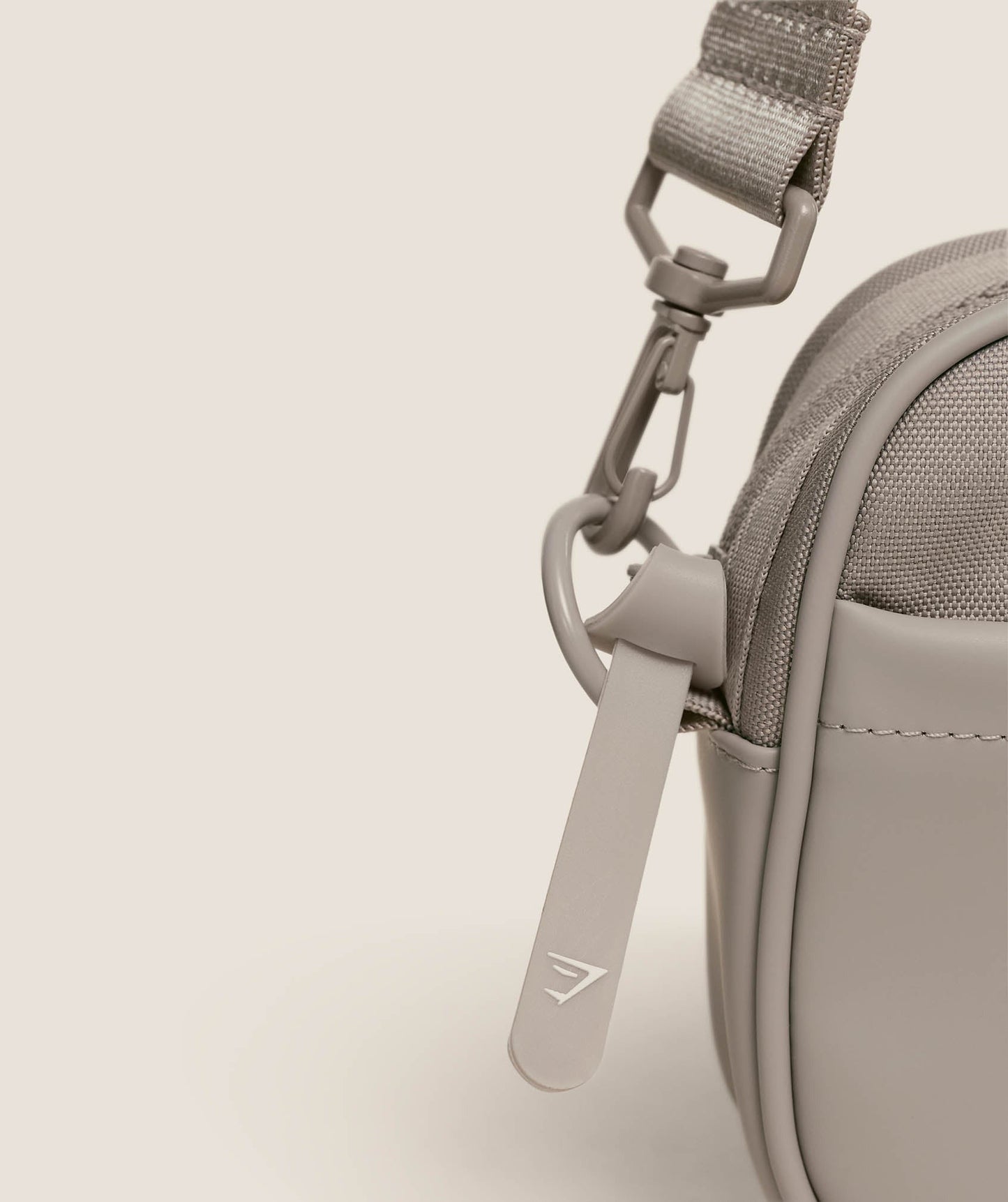 Gymshark Everyday Camera Bag - Mushroom Grey