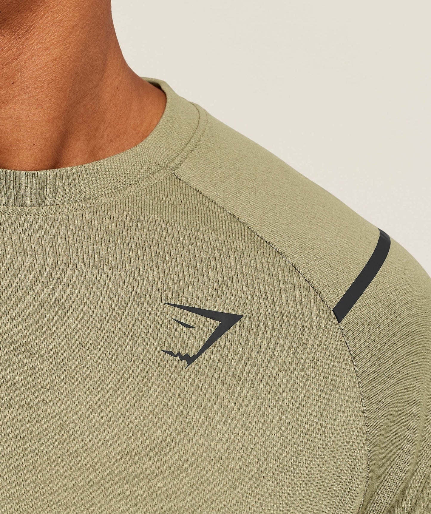 Gymshark Arrival Contrast T-Shirt - Grounded Green / Strength Green