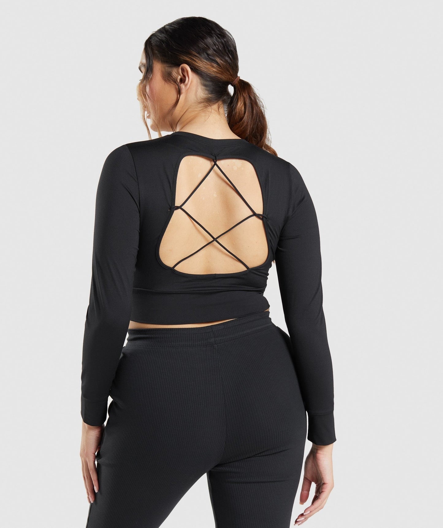 Gymshark Pause Open Back Long Sleeve Crop Top - Black