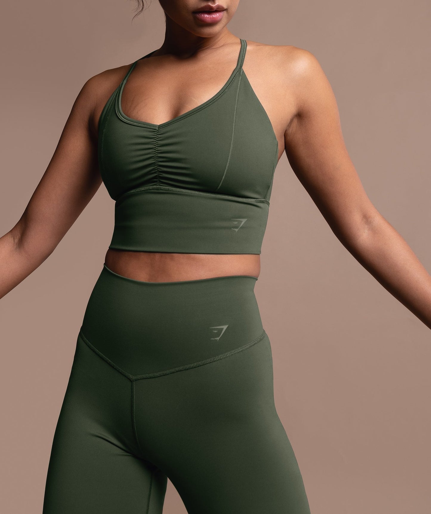 Gymshark ELEVATE LONGLINE SPORTS BRA - Moss Olive