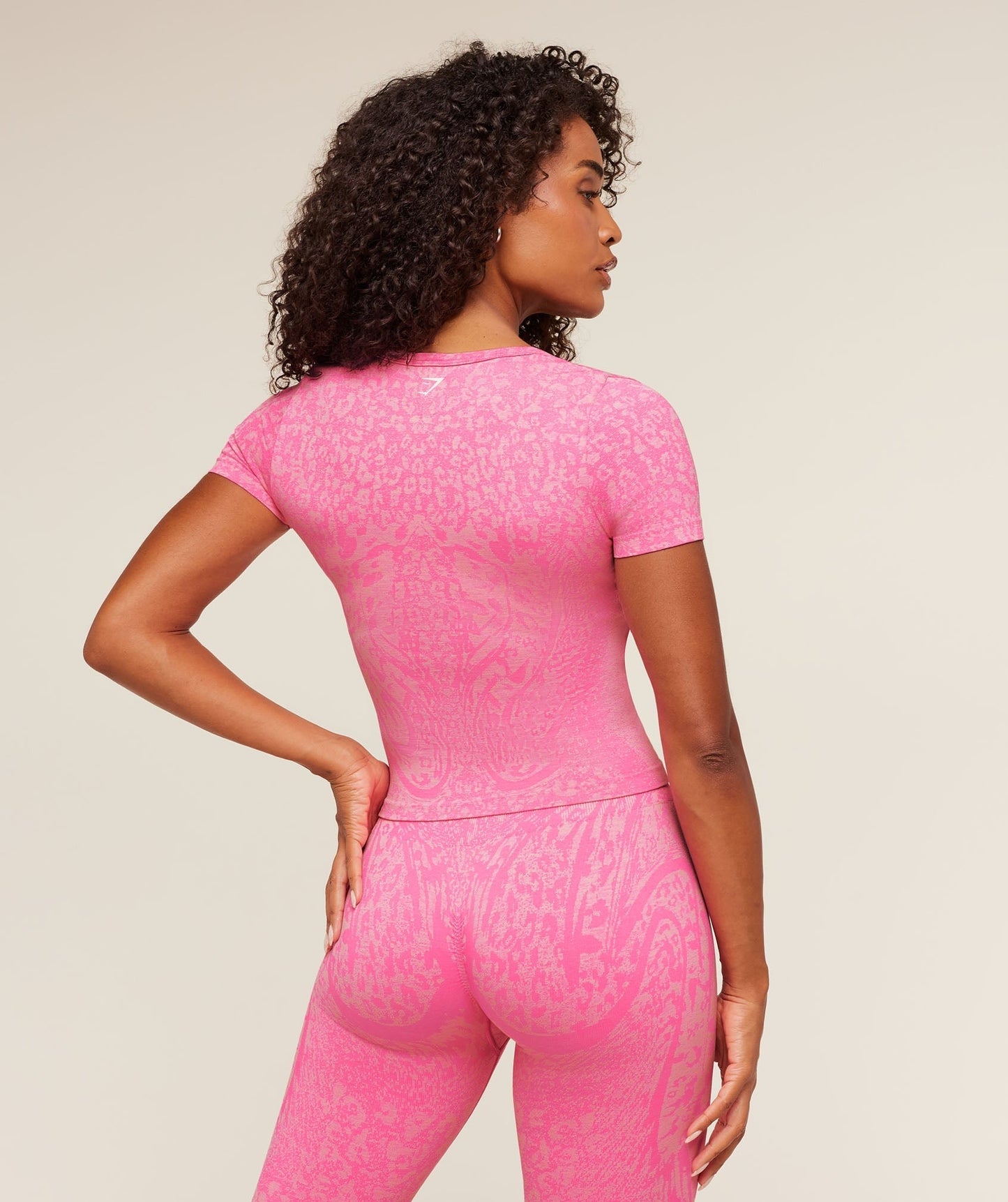 Gymshark Adapt Animal X Whitney Short Sleeve Top - Electric Pink / Sorbet Yellow