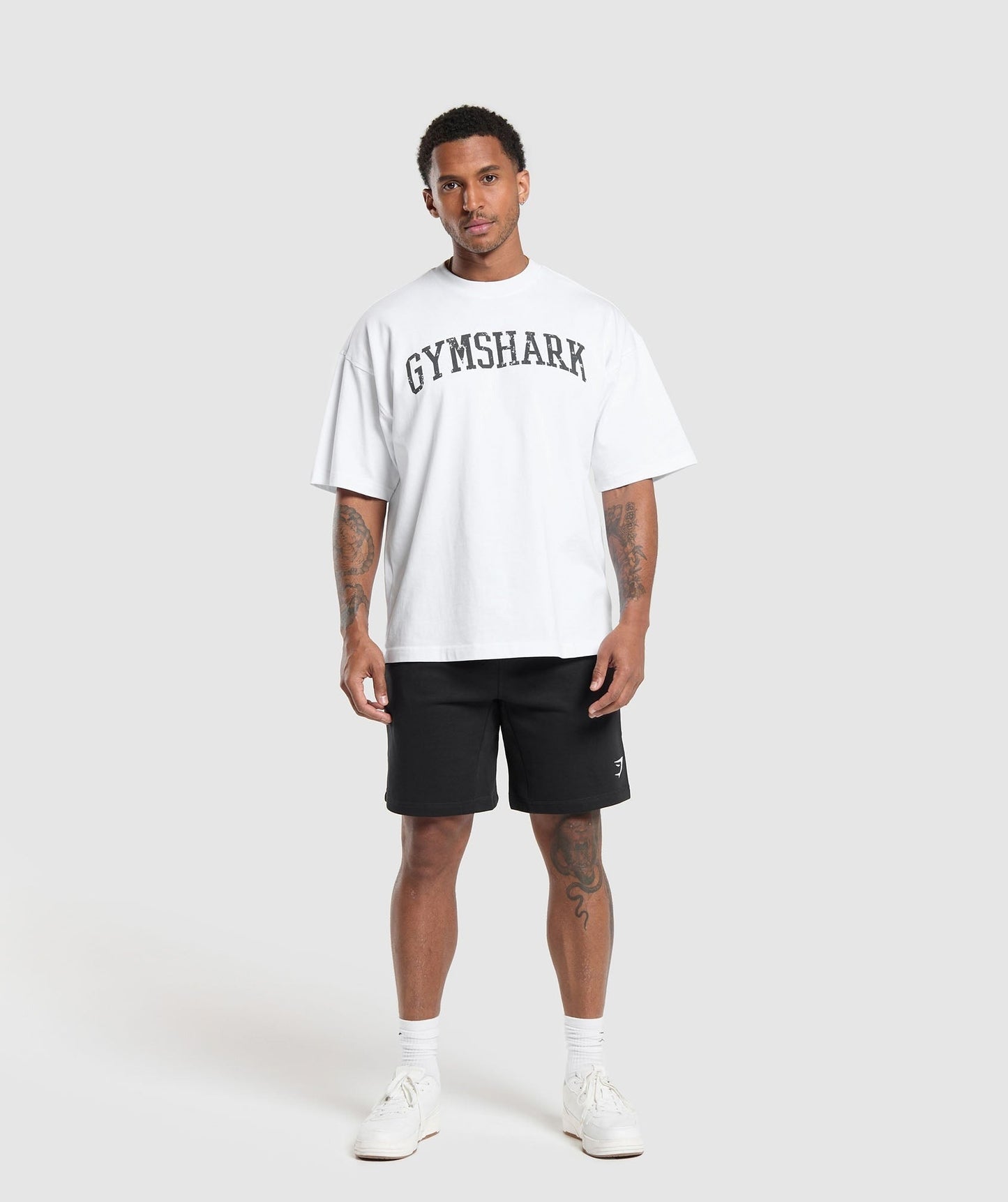 Gymshark Crest 9" Shorts - Black