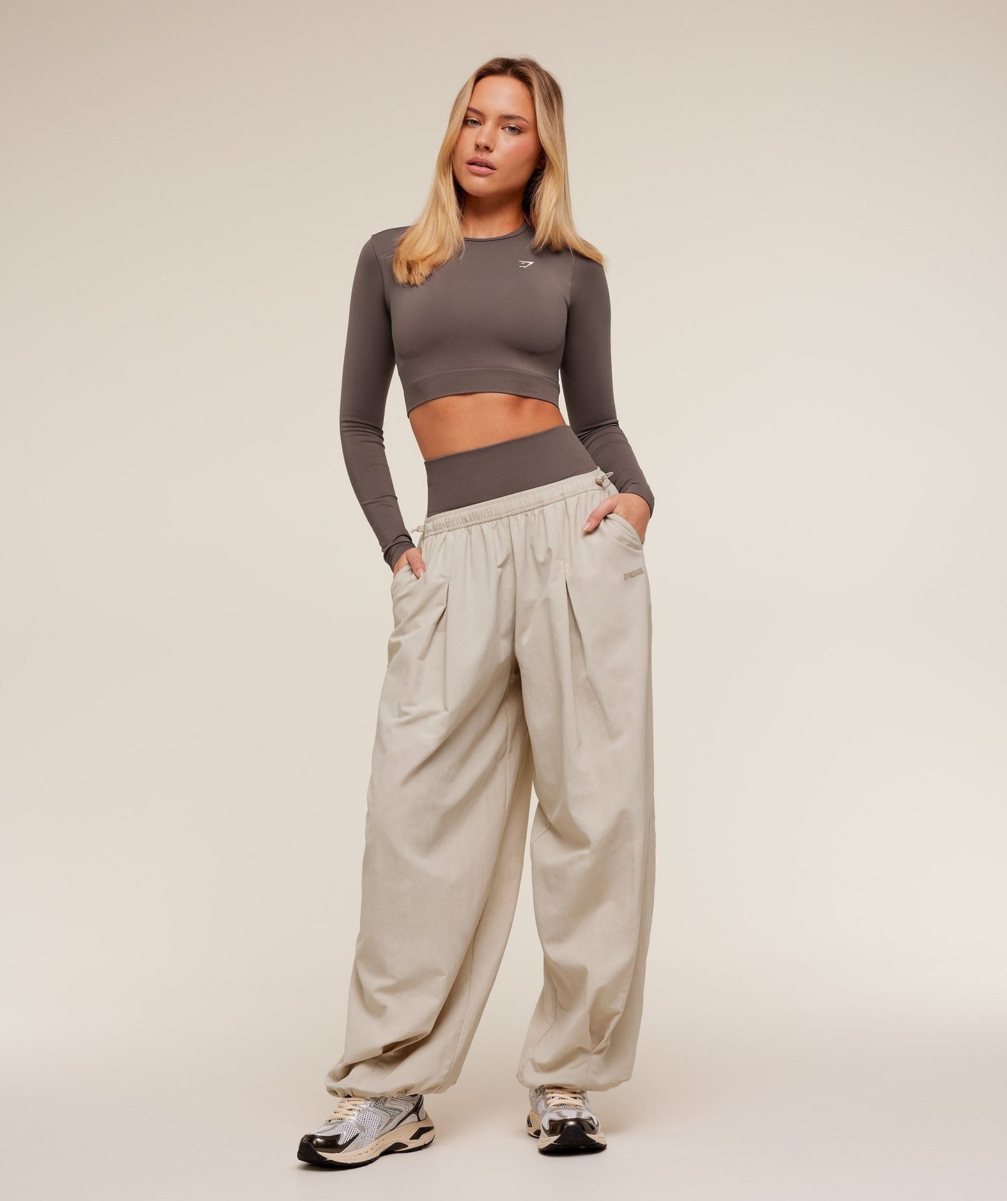 Gymshark Weekend Lifestyle Parachute Pants - Pebble Grey