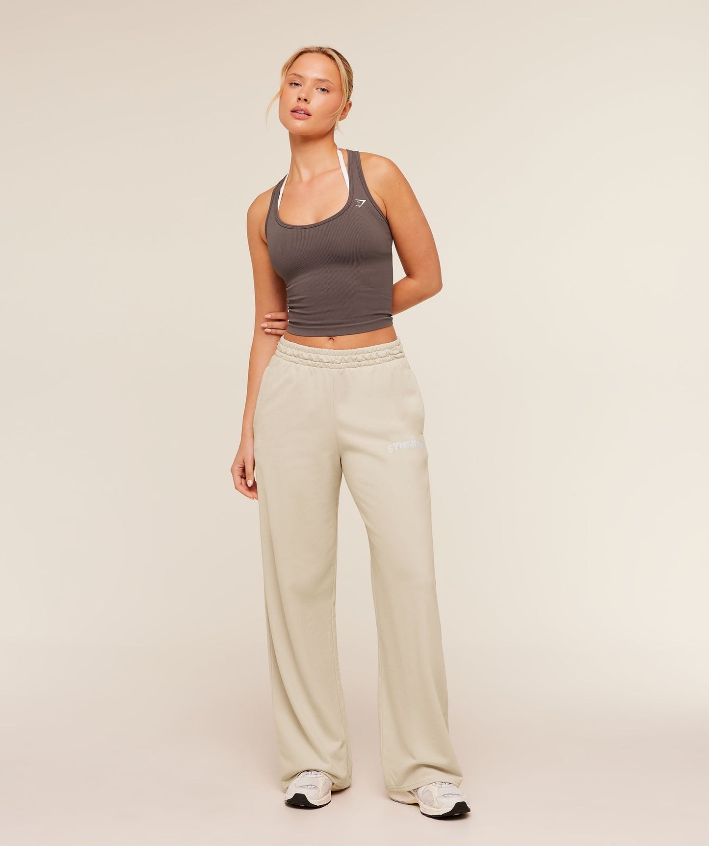 Gymshark Chainstitch Graphic Wide Leg Joggers - Pebble Grey/Wash
