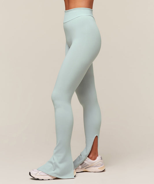 Gymshark everywear Warp Knit Flare Leggings - Frost Blue