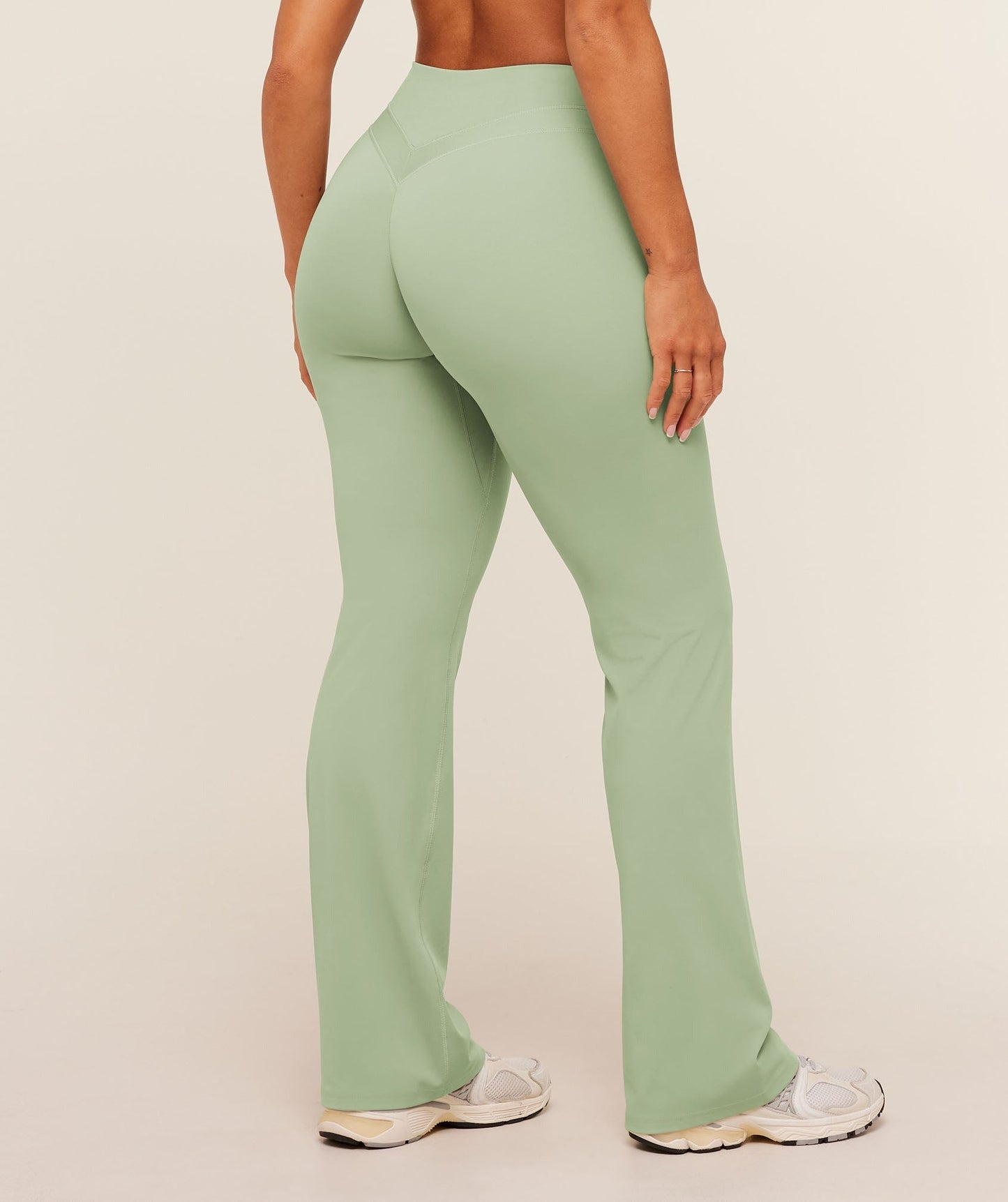 Gymshark Whitney Mid-High Rise Flared Leggings - Haze Green