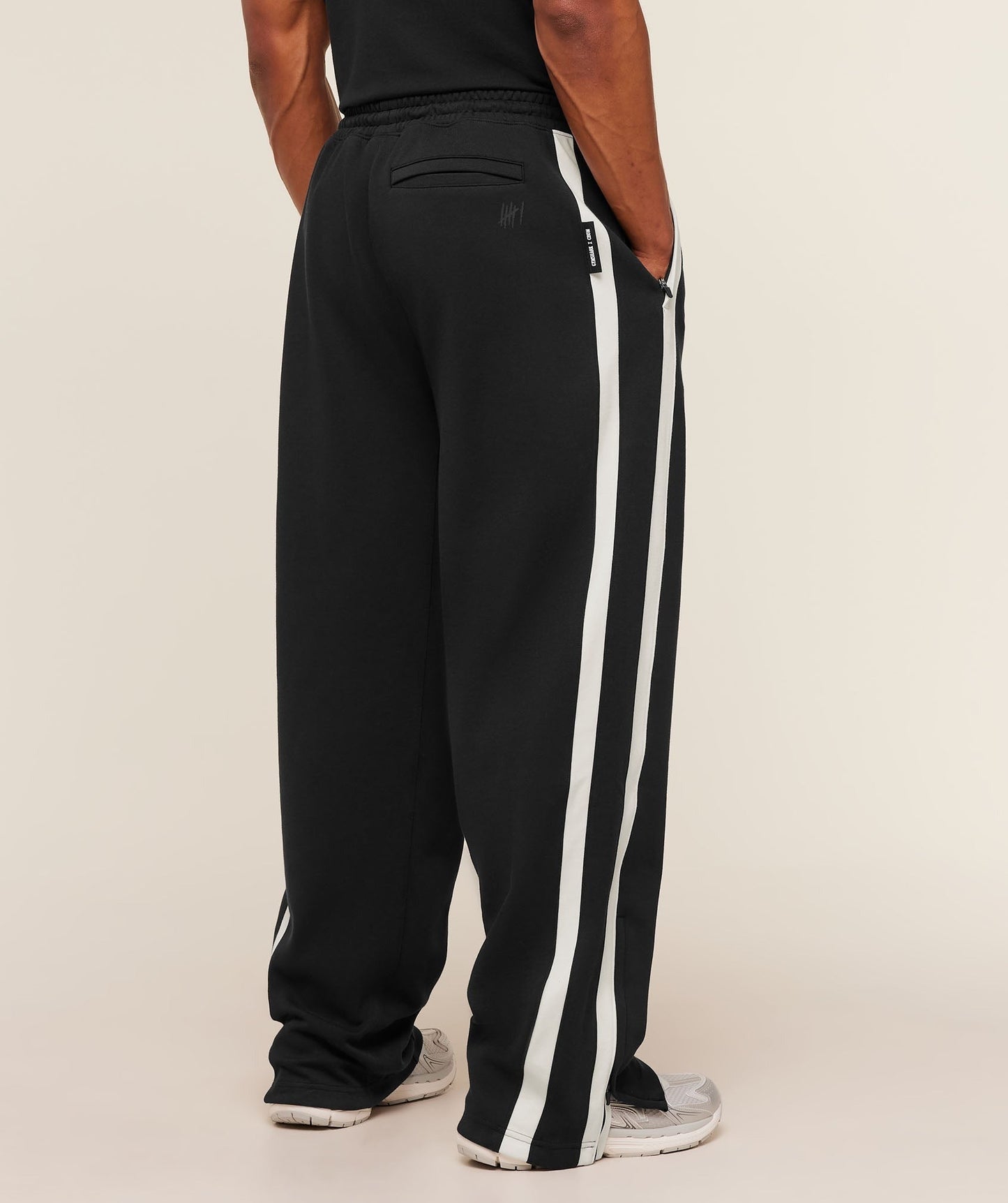Gymshark x CBUM Straight Leg Jogger - Black