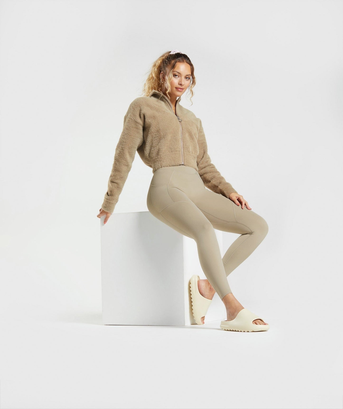 Gymshark Whitney Eyelash Knit Jacket - Cement Brown