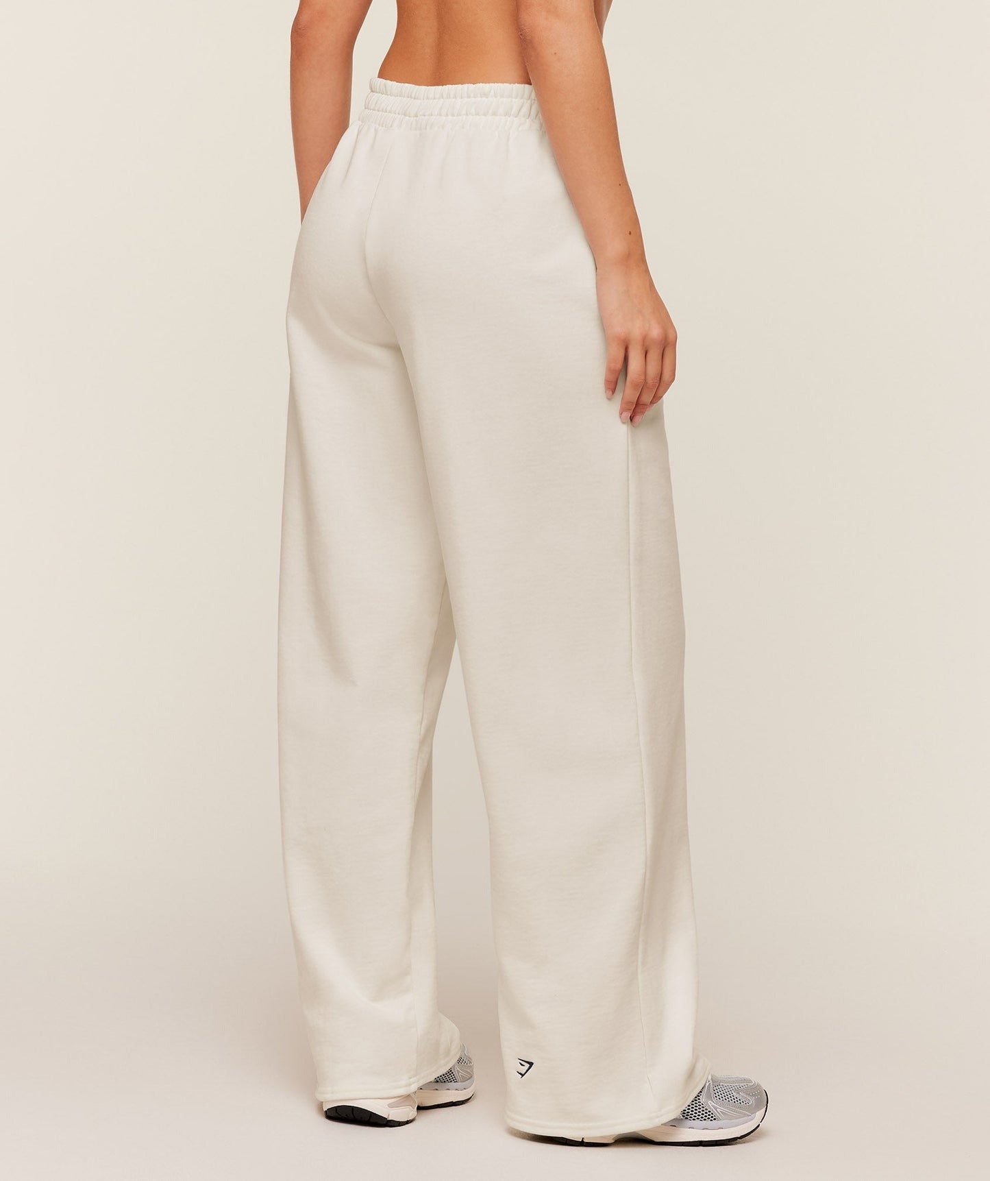 Gymshark Collegiate Graphic Straight Leg Joggers - GS Soft White
