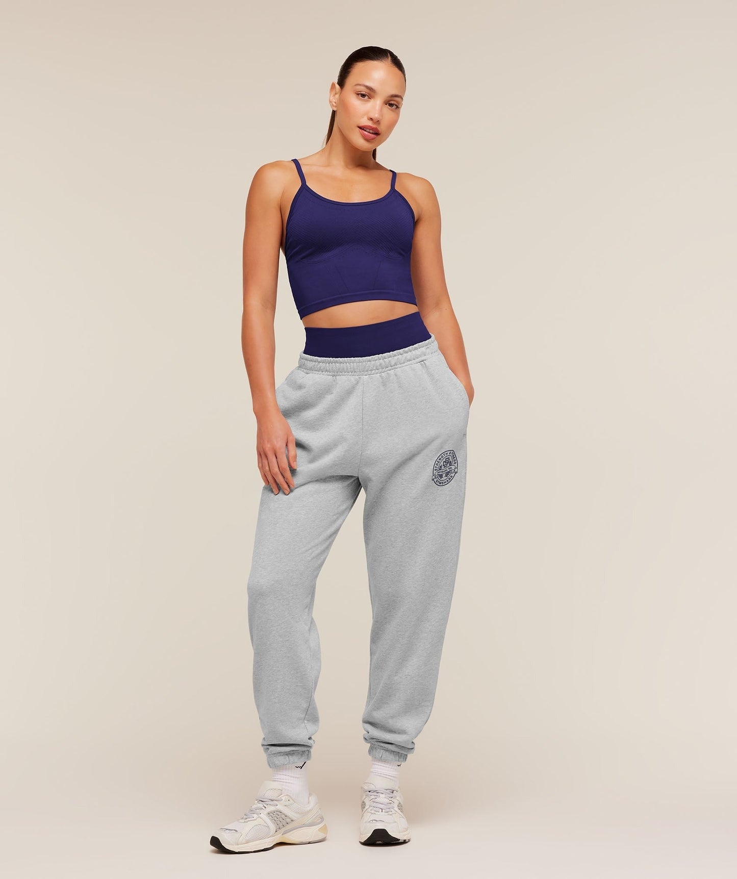 Gymshark Strength and Fitness Crest Graphic Joggers - Light Grey Core Marl