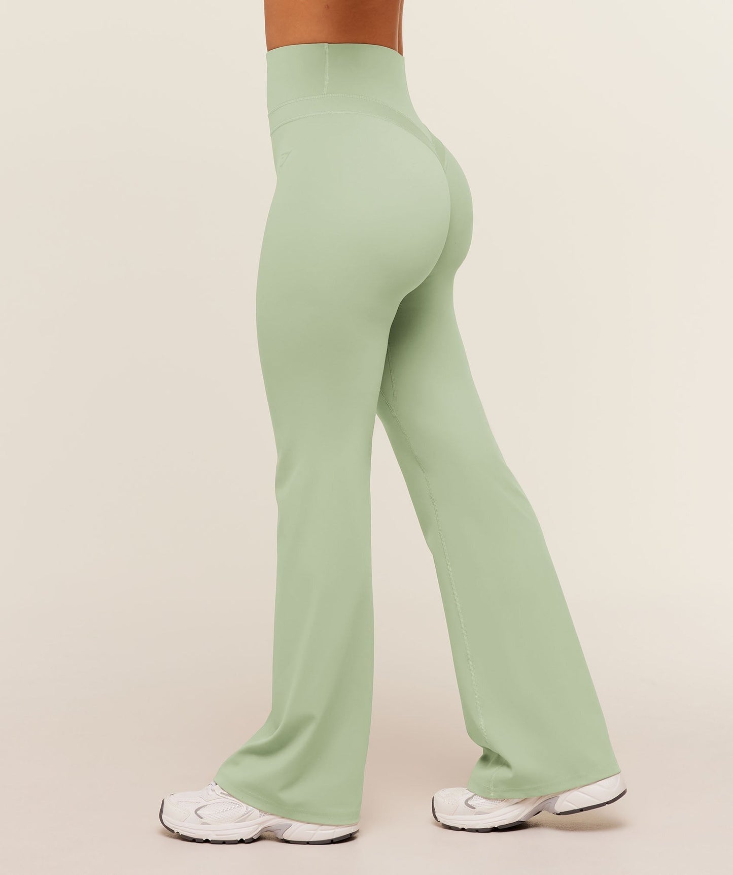Gymshark Whitney Short Flared Legging - Haze Green