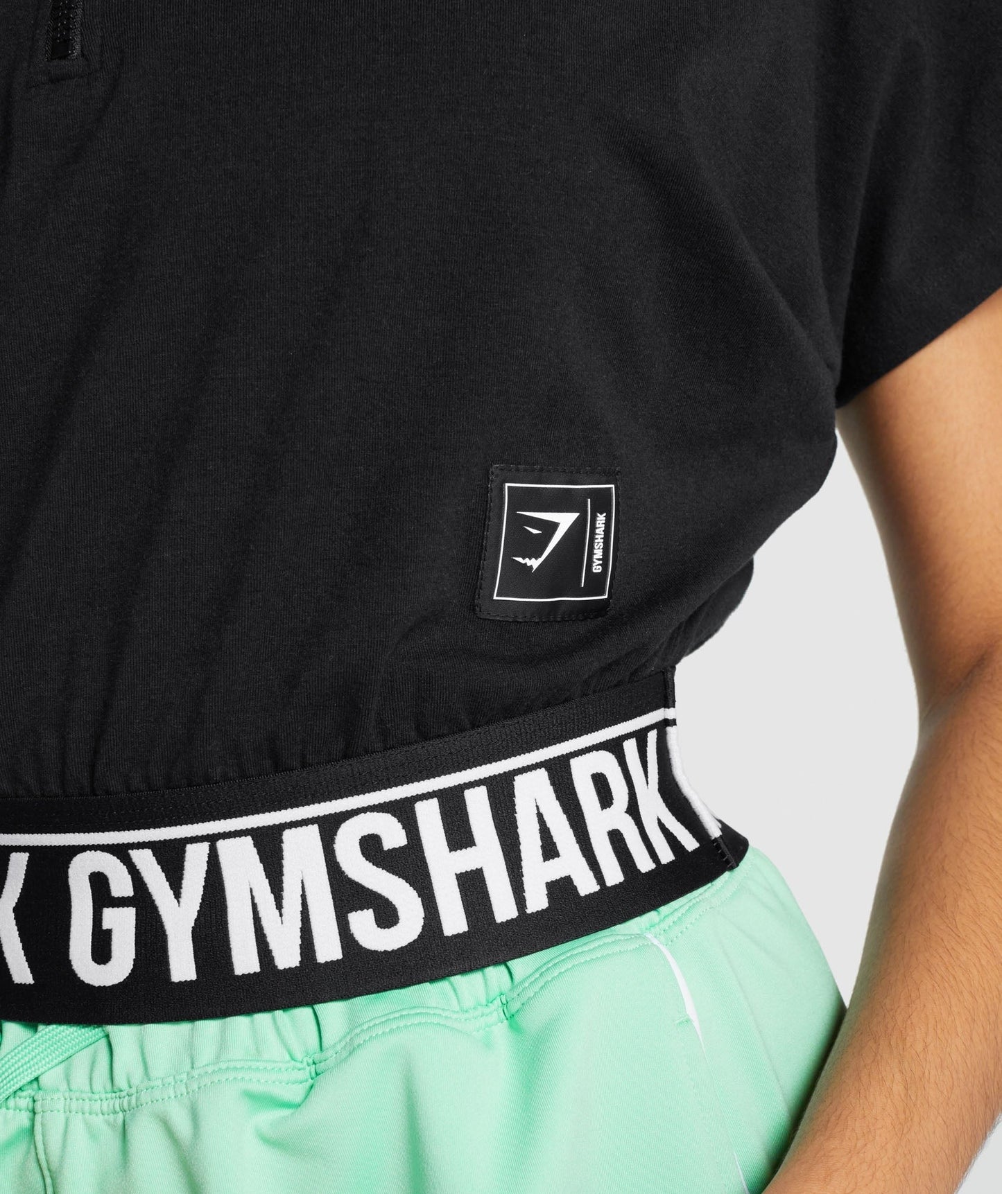 Gymshark Recess Crop 1/2 Zip Tee - Black