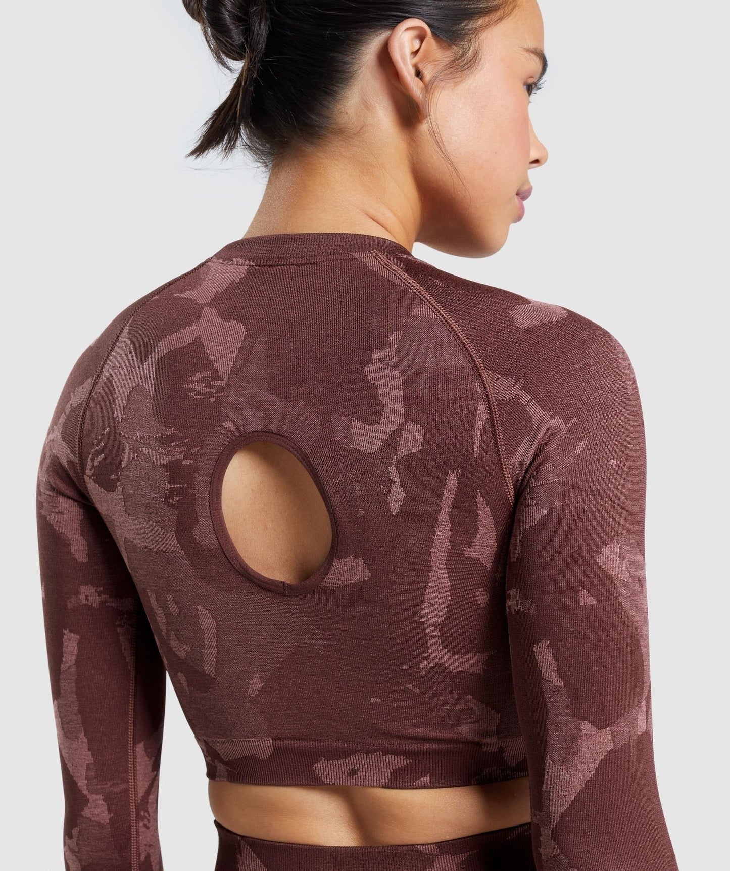 Gymshark Adapt Camo Seamless Long Sleeve Crop Top - Savanna | Cherry Brown