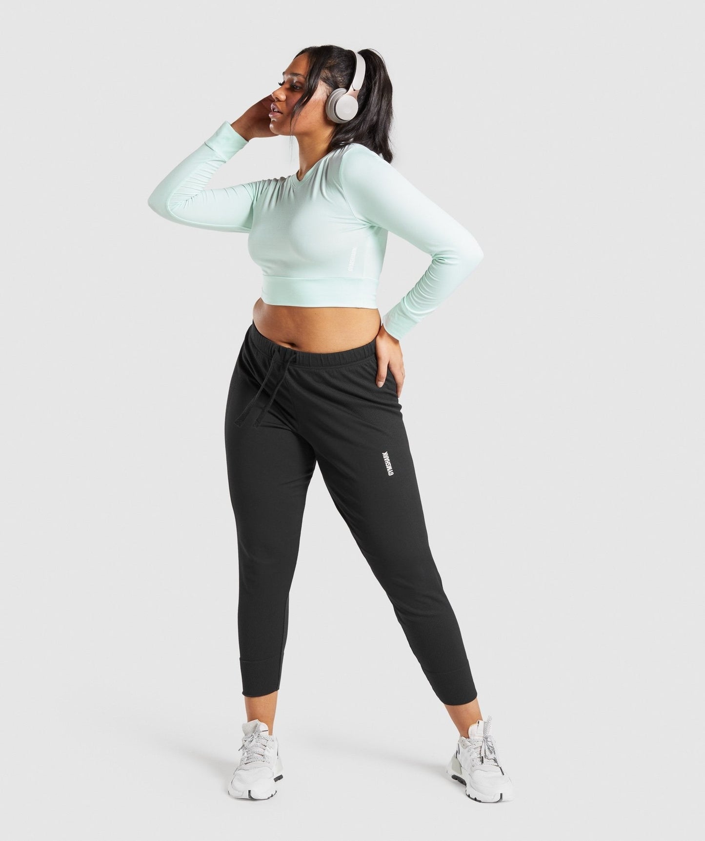 Gymshark Pause Open Back Long Sleeve Crop Top - Light Green