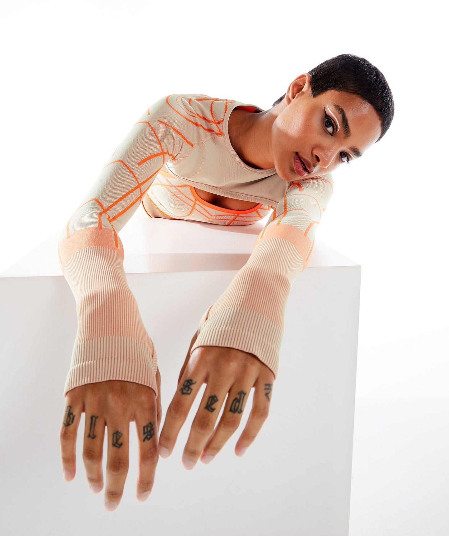 Gymshark Wtflex Linear Seamless Long Sleeve Shrug - Pebble Grey/Orange/Coconut White