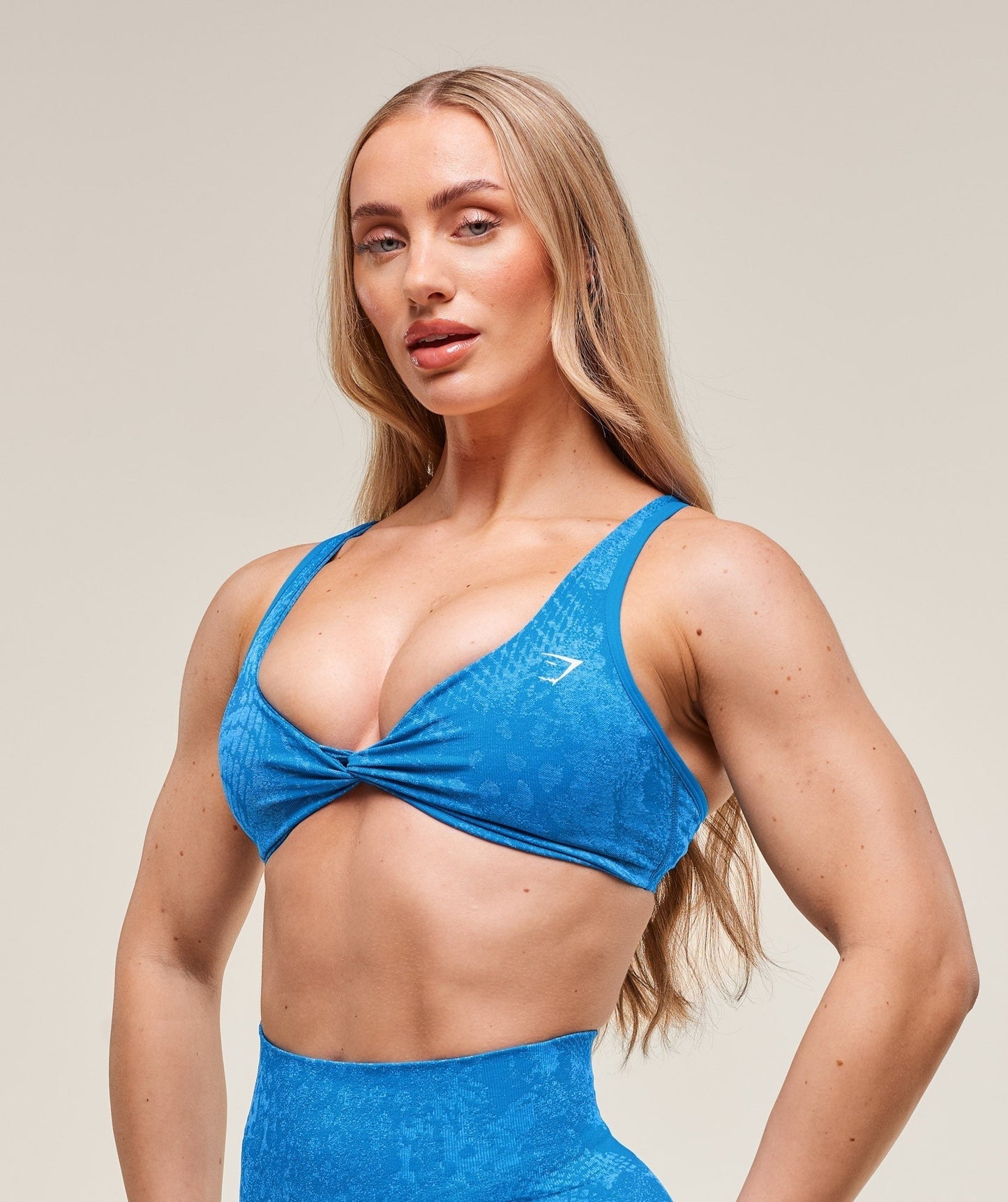 Gymshark Adapt Animal X Whitney Seamless Twist Front Bra - Barbell Blue/Gentle Blue