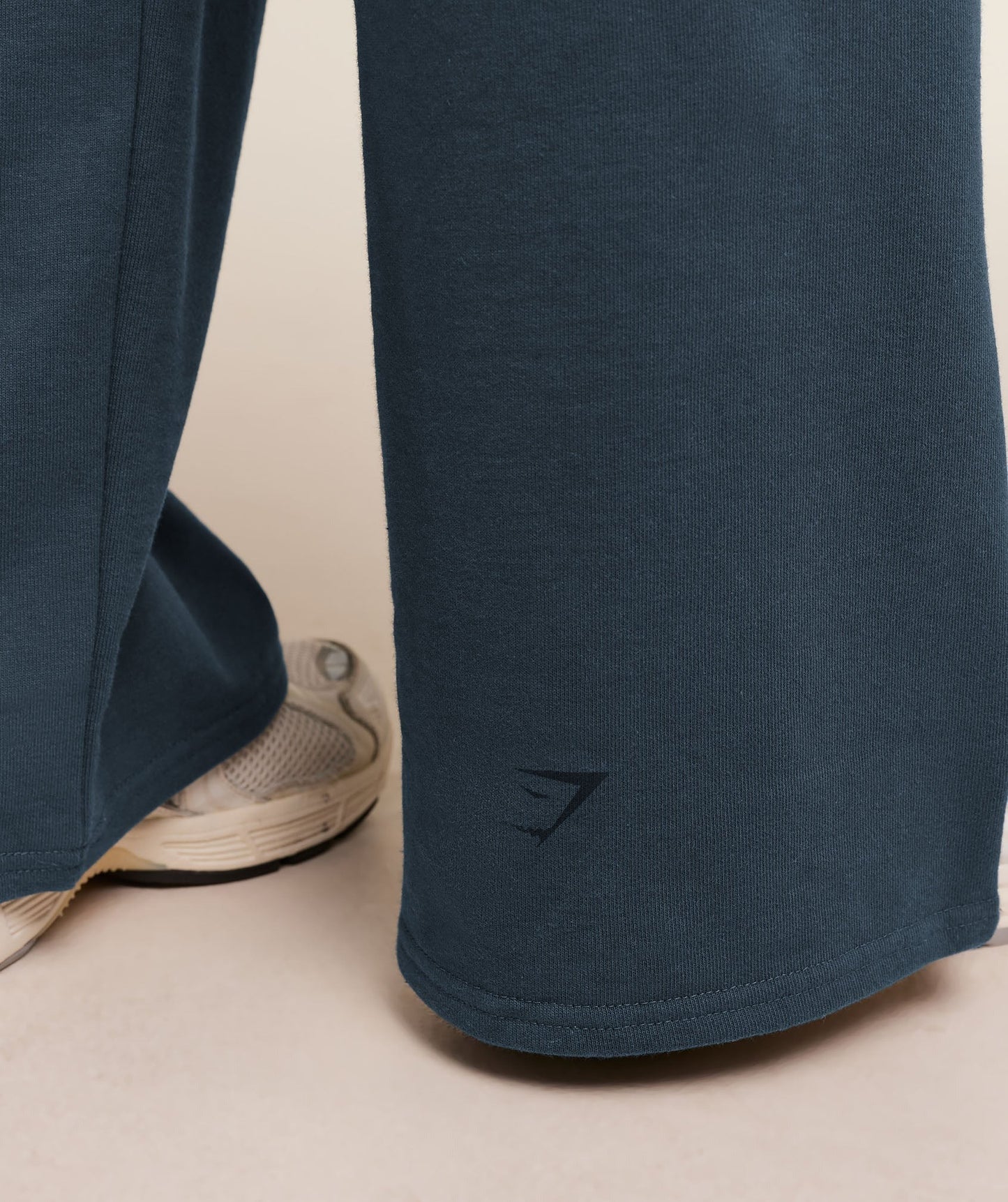 Gymshark Stacked Graphic Wide Leg Joggers - Stealth Blue