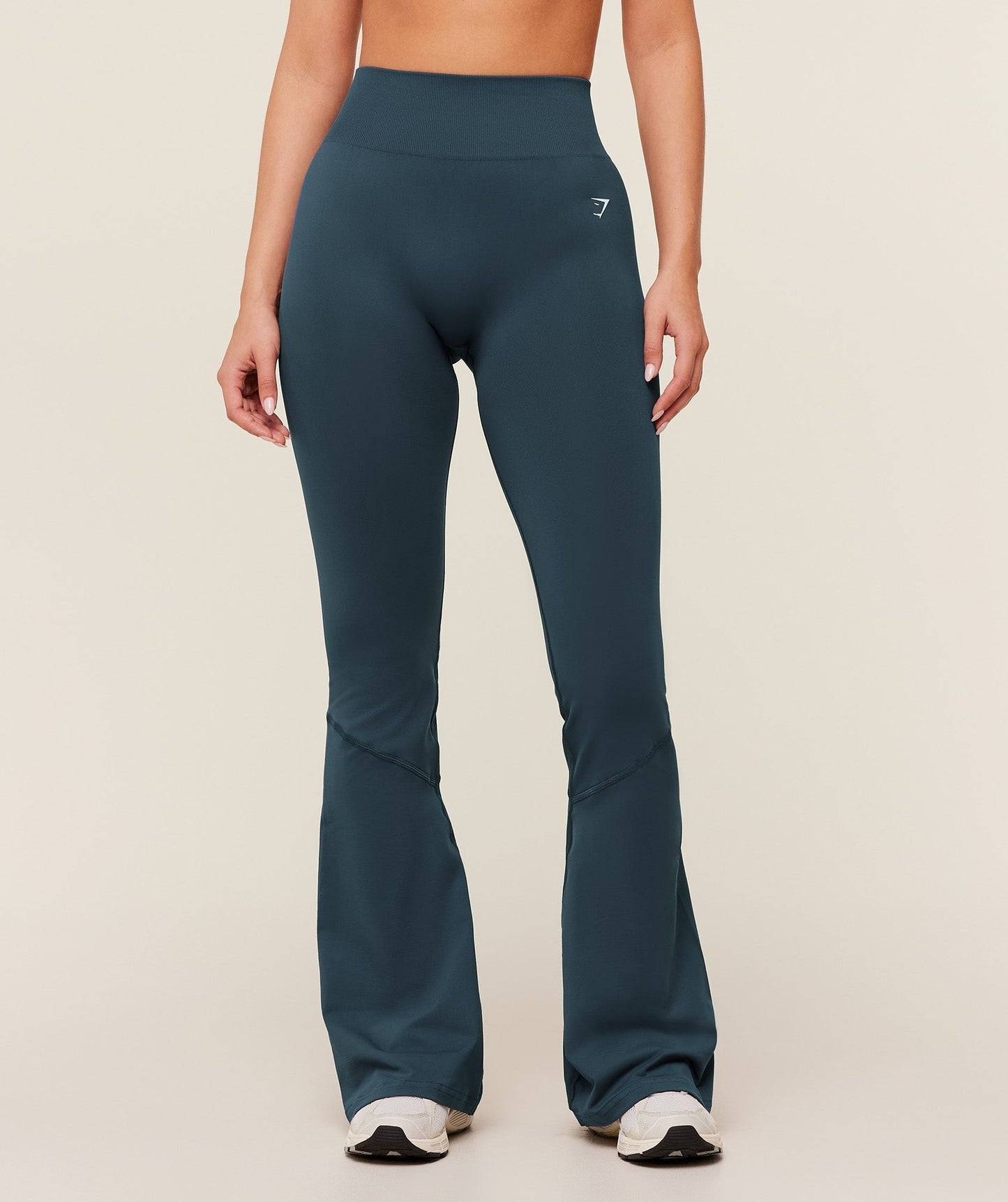 Gymshark Light Hold Flared Leggings - GS Stealth Blue
