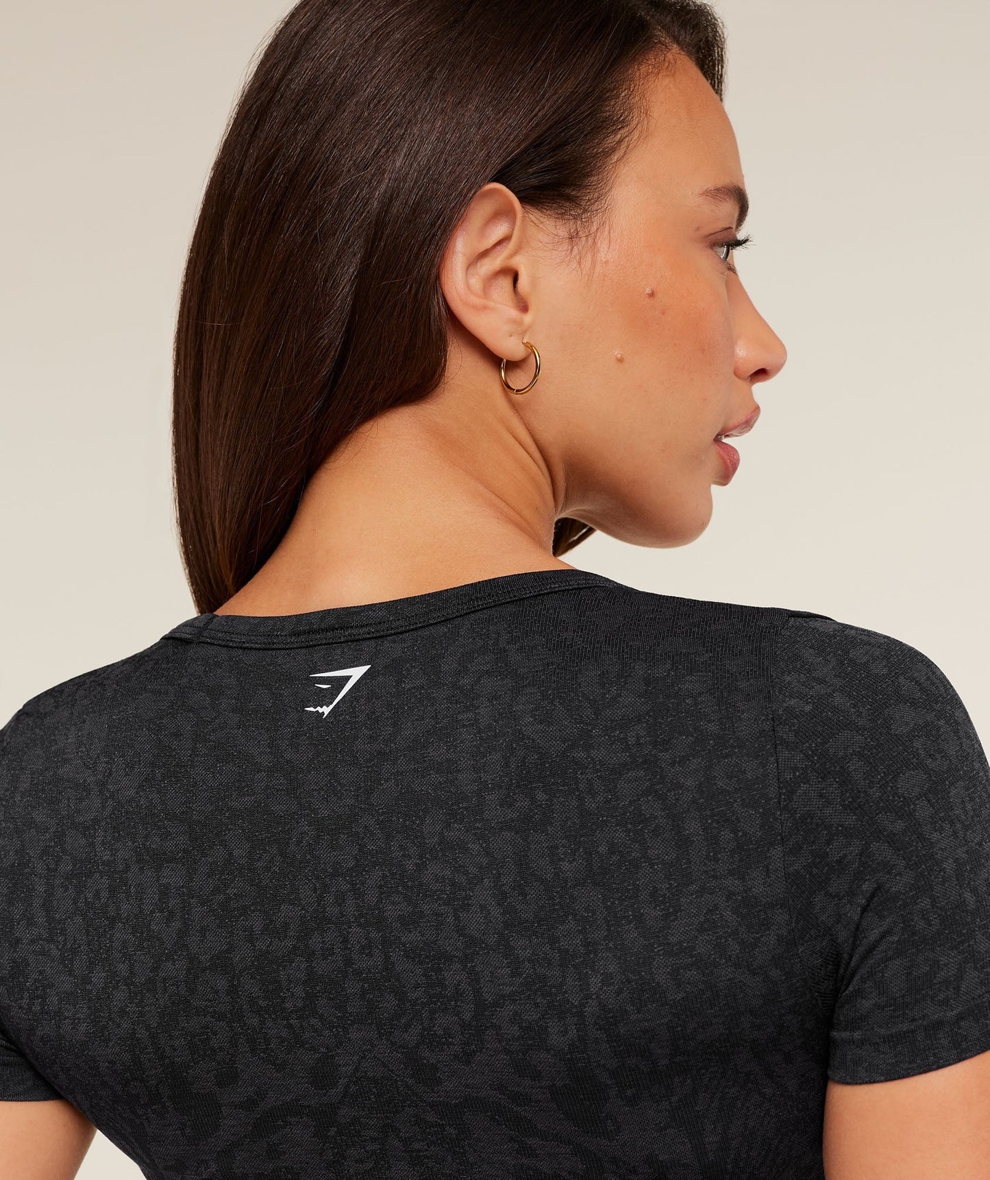 Gymshark Adapt Animal X Whitney Short Sleeve Top - Black / Asphalt Grey