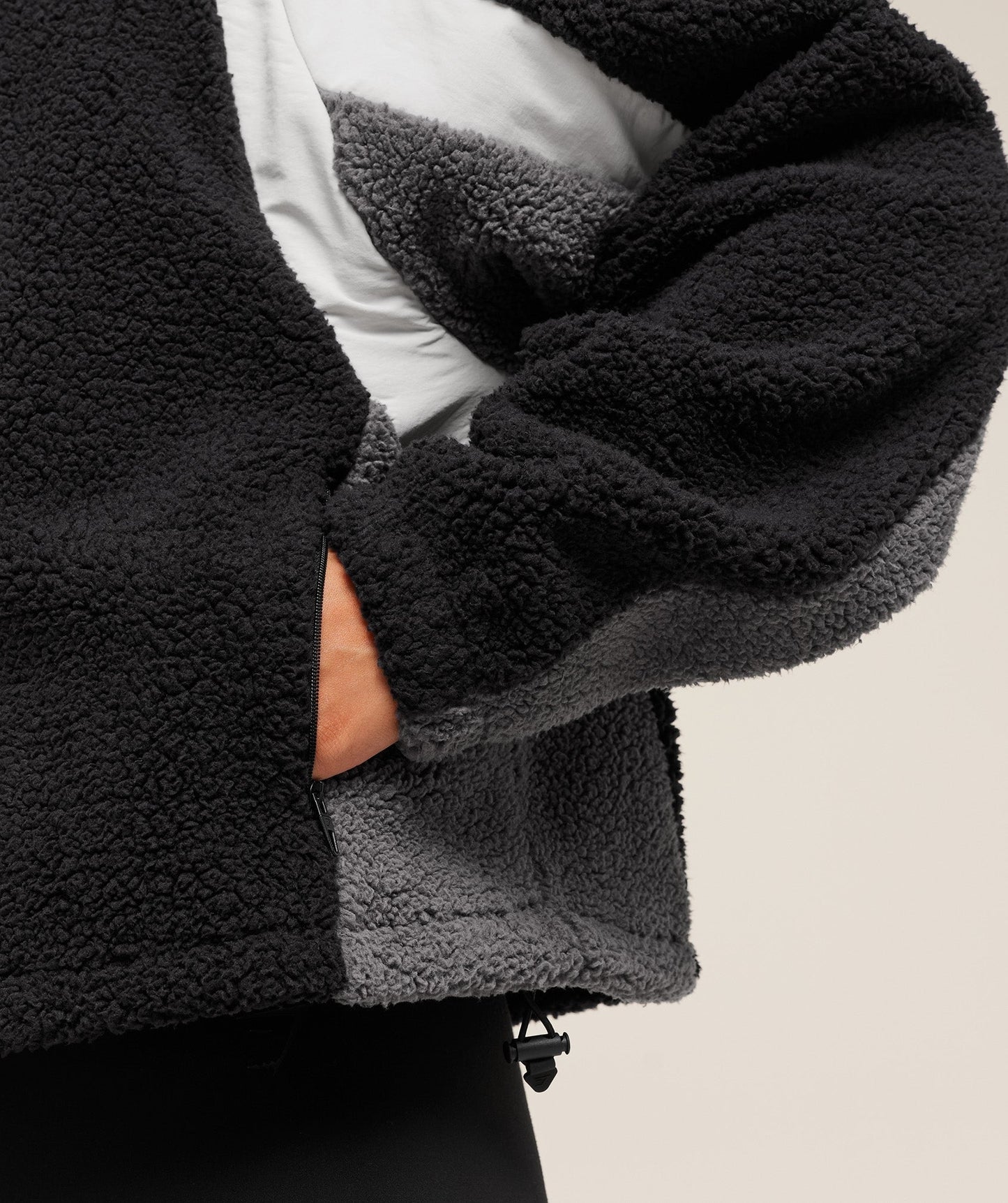 Gymshark Contrast Sherpa Jacket - Black/Graphite Grey/Oat White
