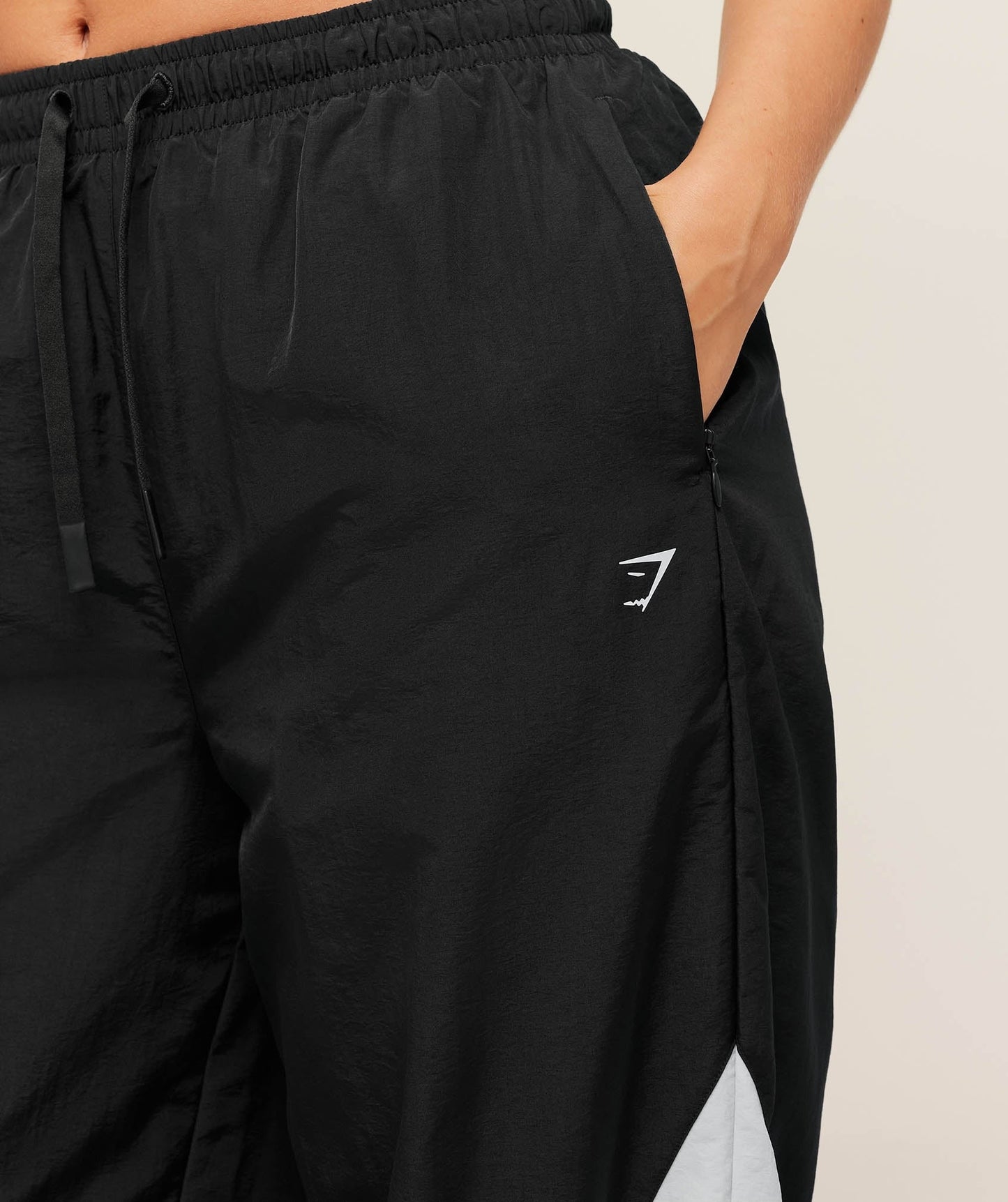 Gymshark Contrast Track Pants - Black/Graphite Grey/Oat White
