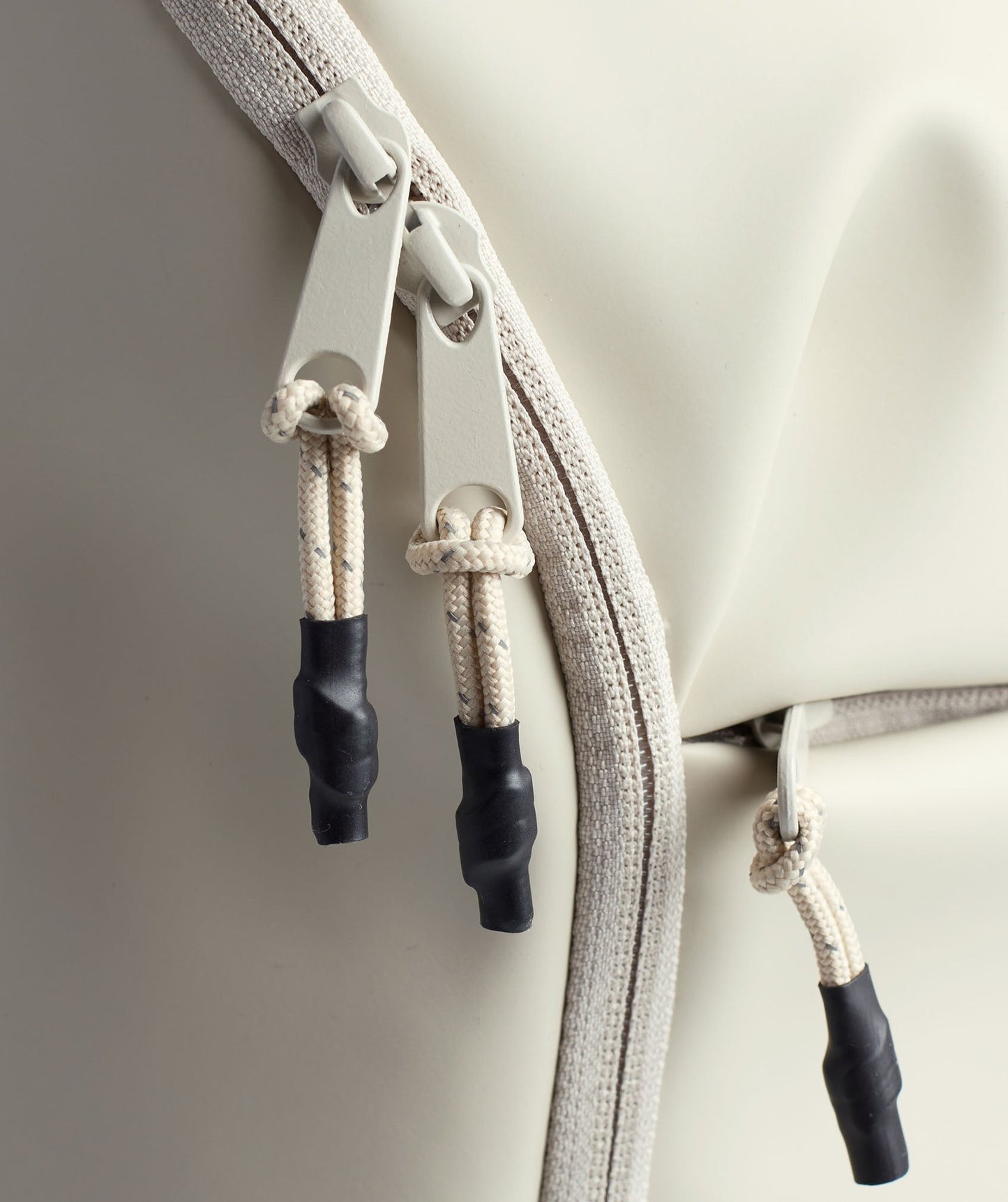 Gymshark Sleek Backpack - Pebble Grey