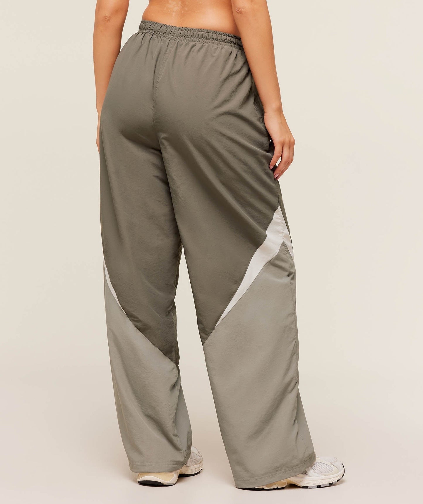 Gymshark Contrast Track Pants - Camo Brown/Linen Brown/Oat White