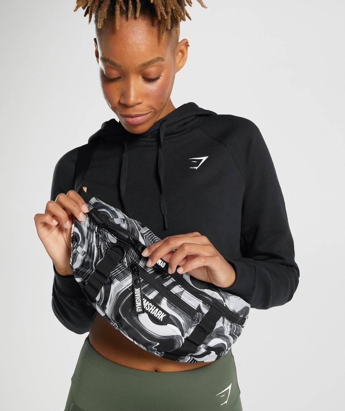 Gymshark Cross Body Bag - Black/White