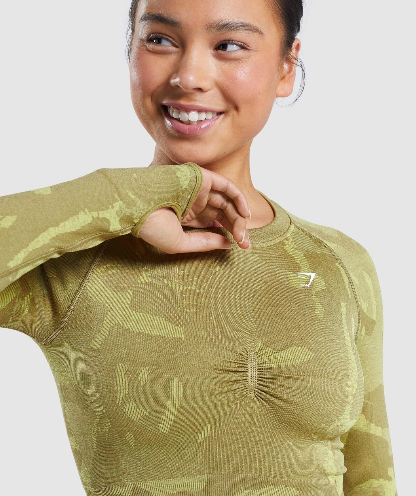 Gymshark Adapt Camo Seamless Long Sleeve Crop Top - Savanna | Griffin Green
