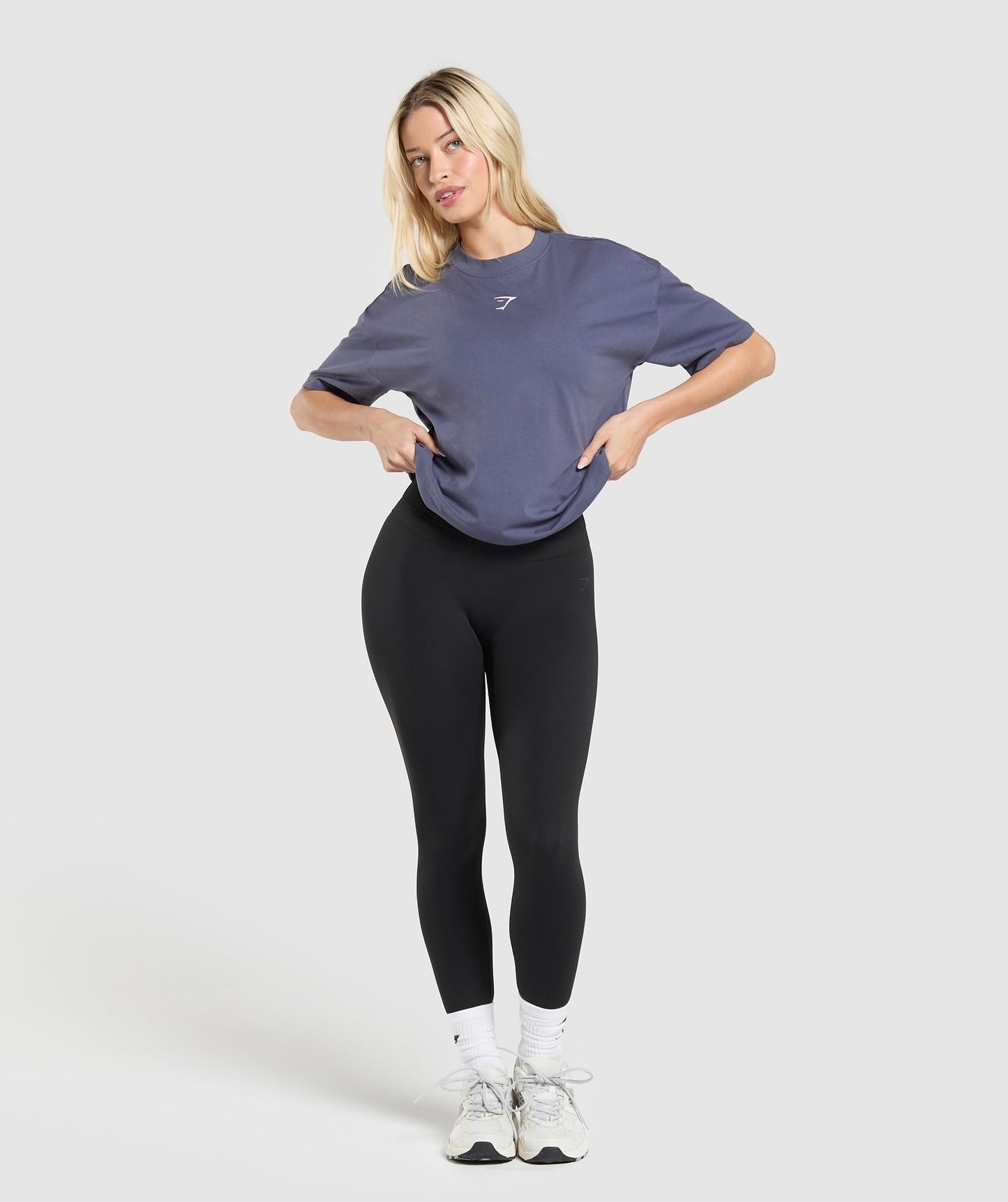 Gymshark Trace Graphic Oversized T-Shirt - Weighted Purple